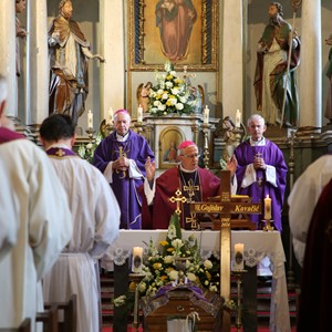 Biskup Gorski predvodio sprovodnu misu i obrede za preminulog svećenika vlč. Gojislava Kovačića